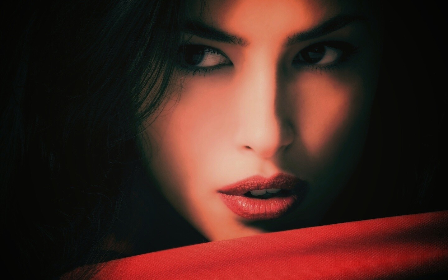 Женский взгляд обои