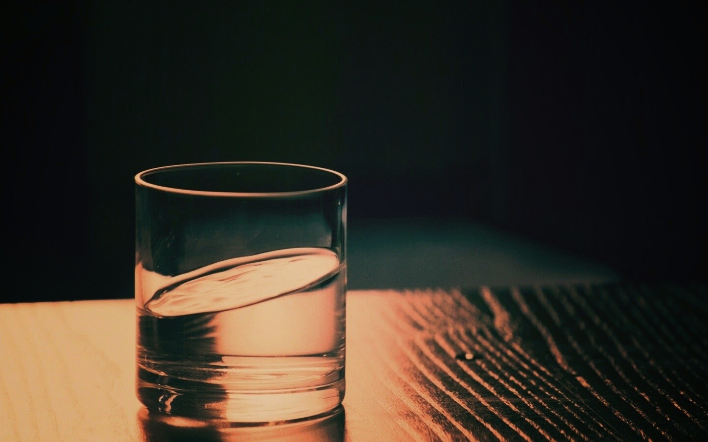 Стакан воды из Начала обои