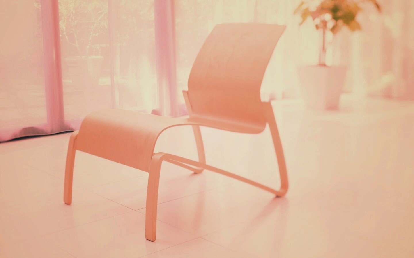 Деревянный стул обои