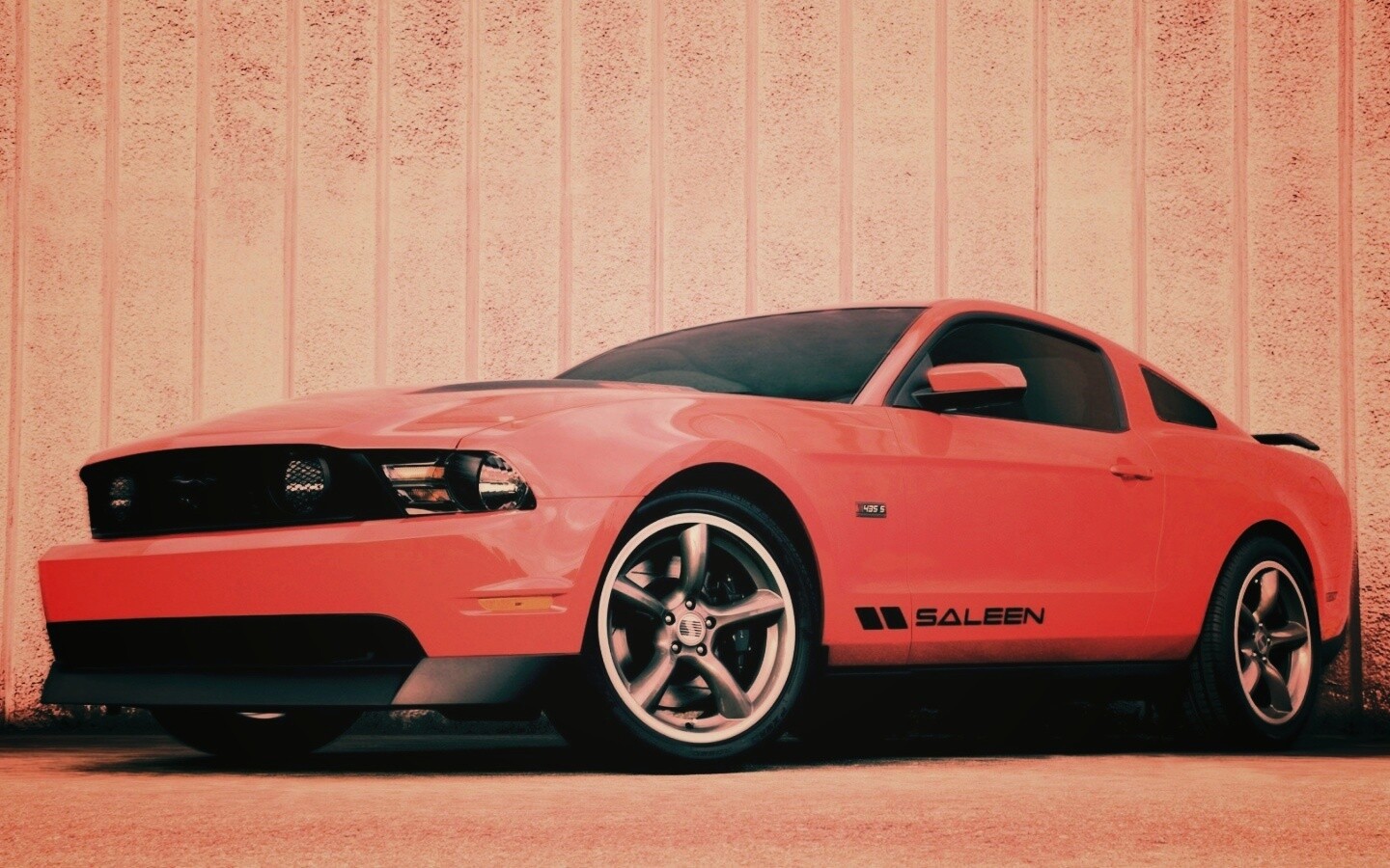 Красный Мустанг GT обои