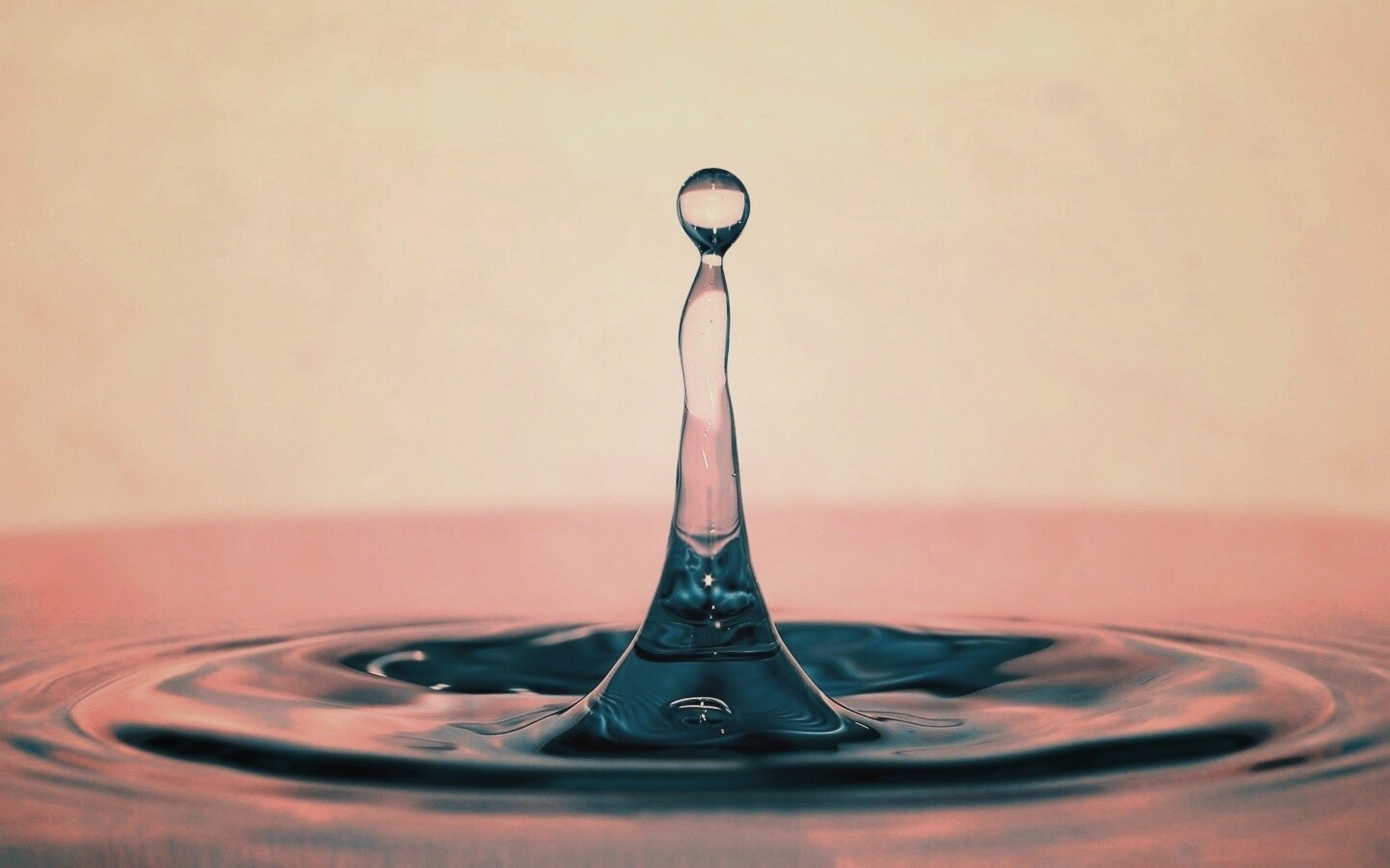 Падение капли обои