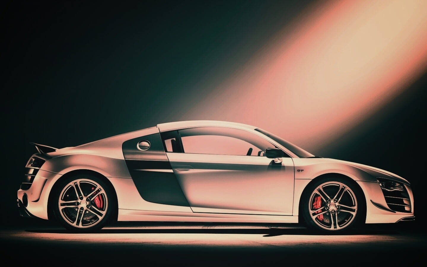 Audi R8 вид сбоку обои