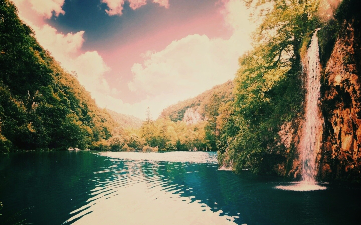 Водопад у реки обои