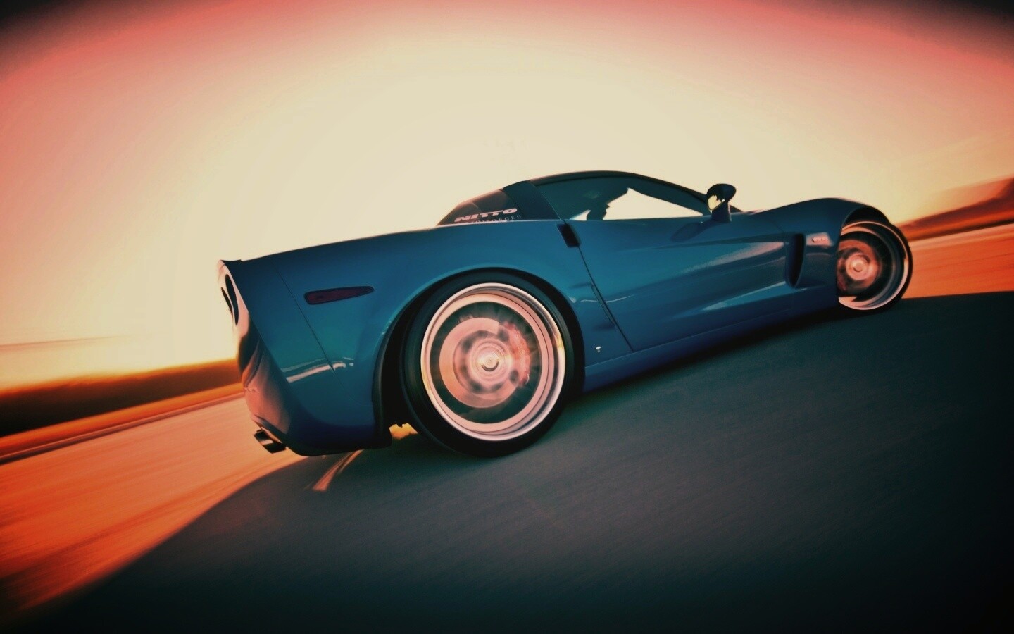 Гоночный спорткар синего цвета обои