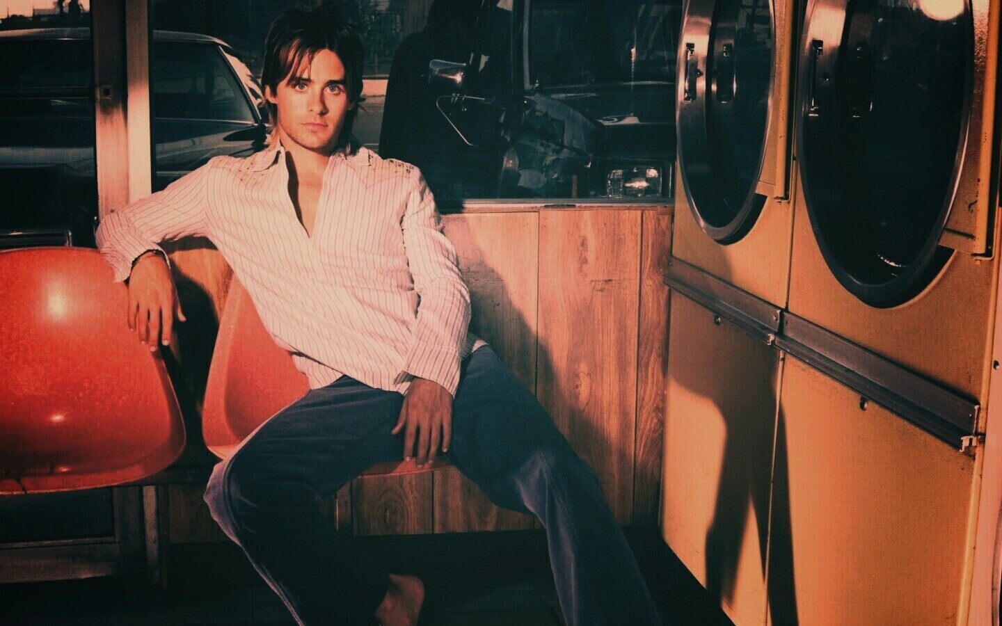 Джаред  Лето на стуле обои