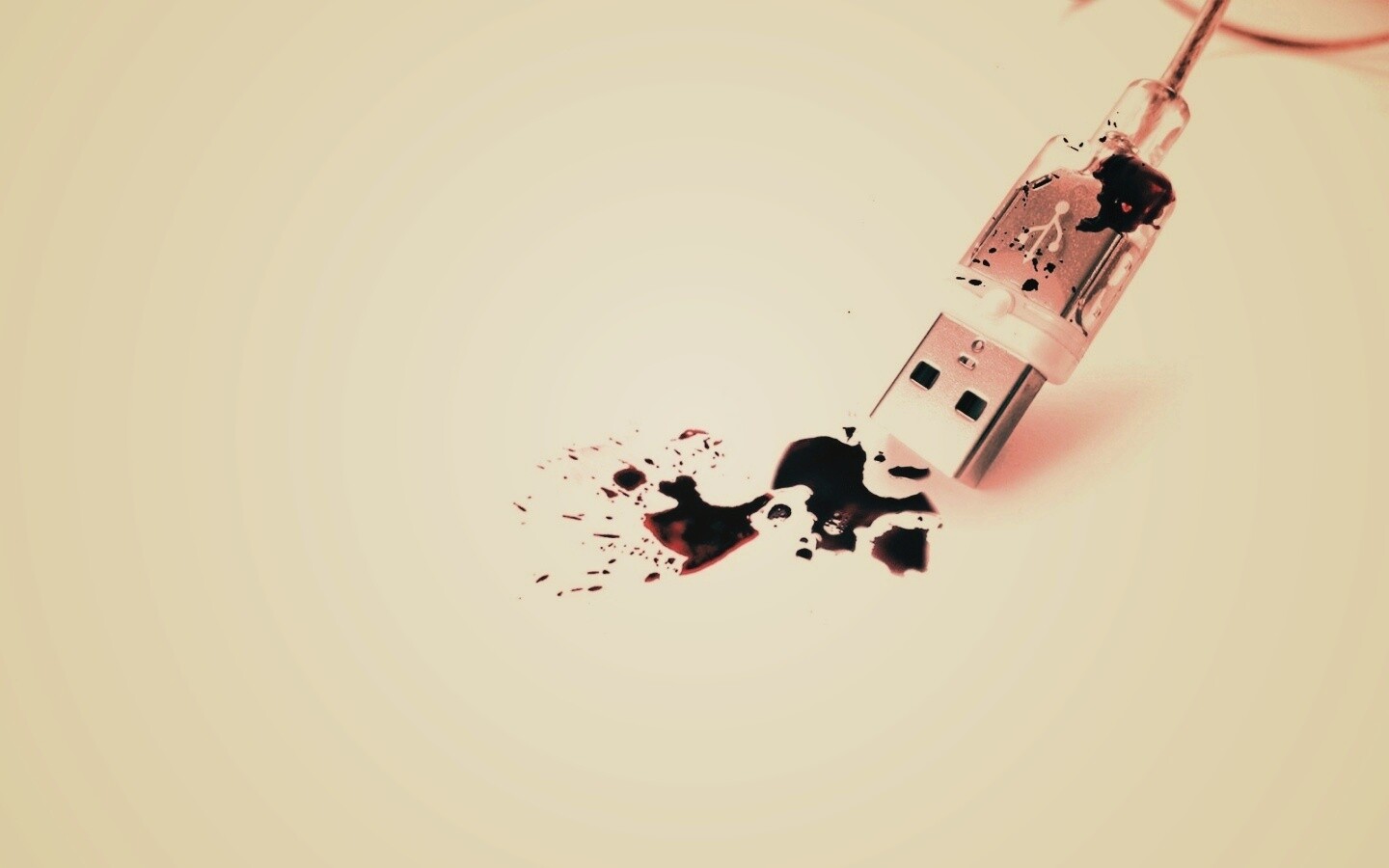 Кровавый usb обои