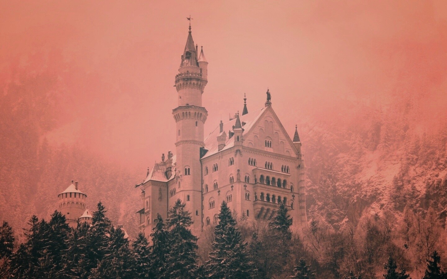 Заснеженный Нойшванштайн обои