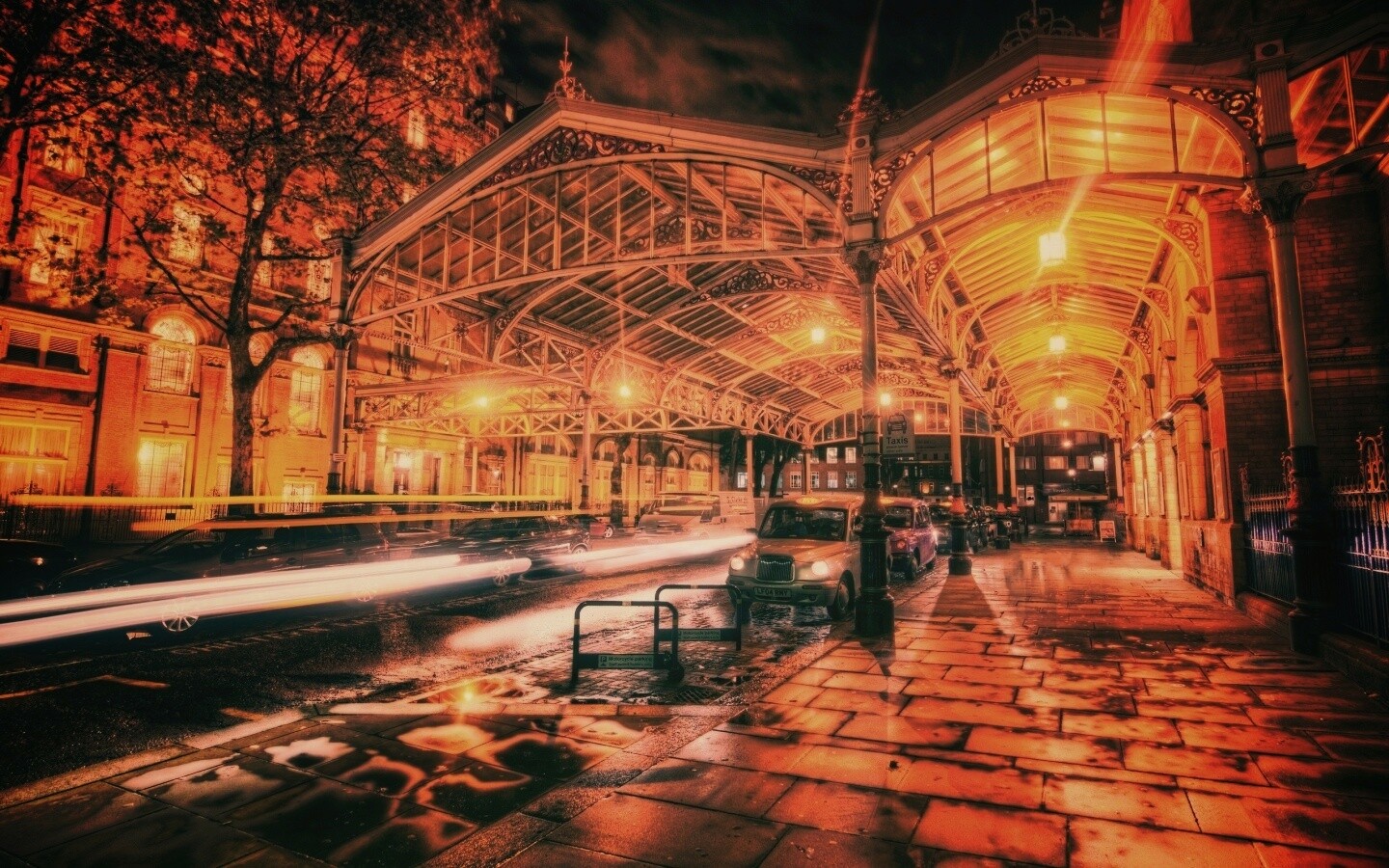 Город под фонарями обои