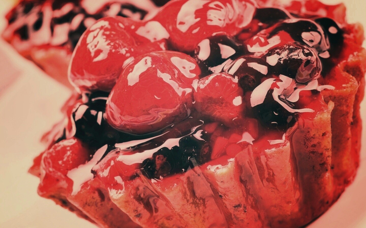 Восхитительная корзиночка с фруктами обои