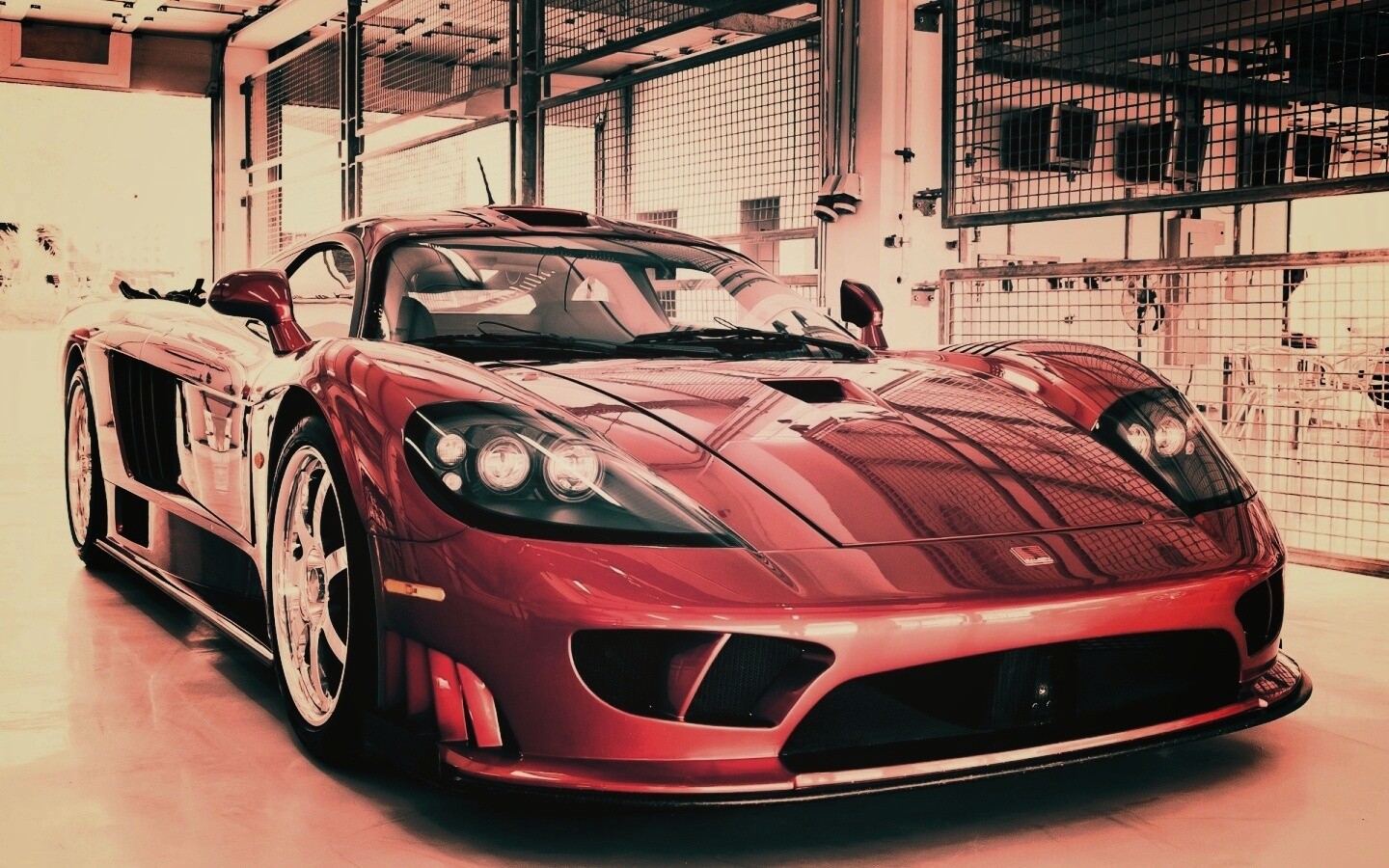 Суперкар бордового цвета обои
