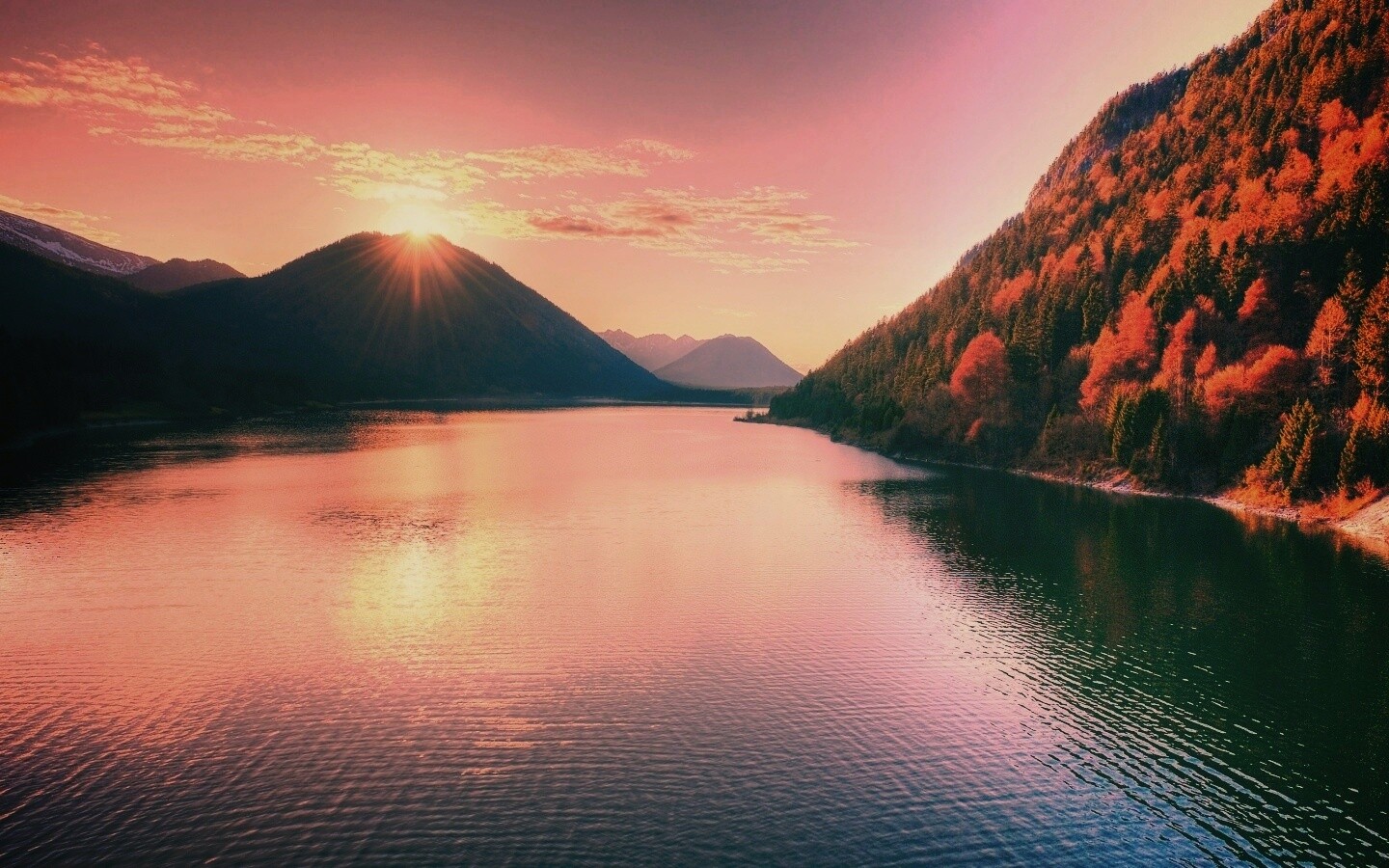 Закат в горах обои