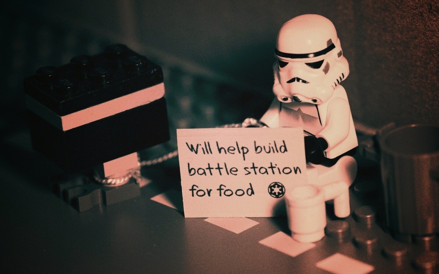 Помогу построить Звезду Смерти за еду обои