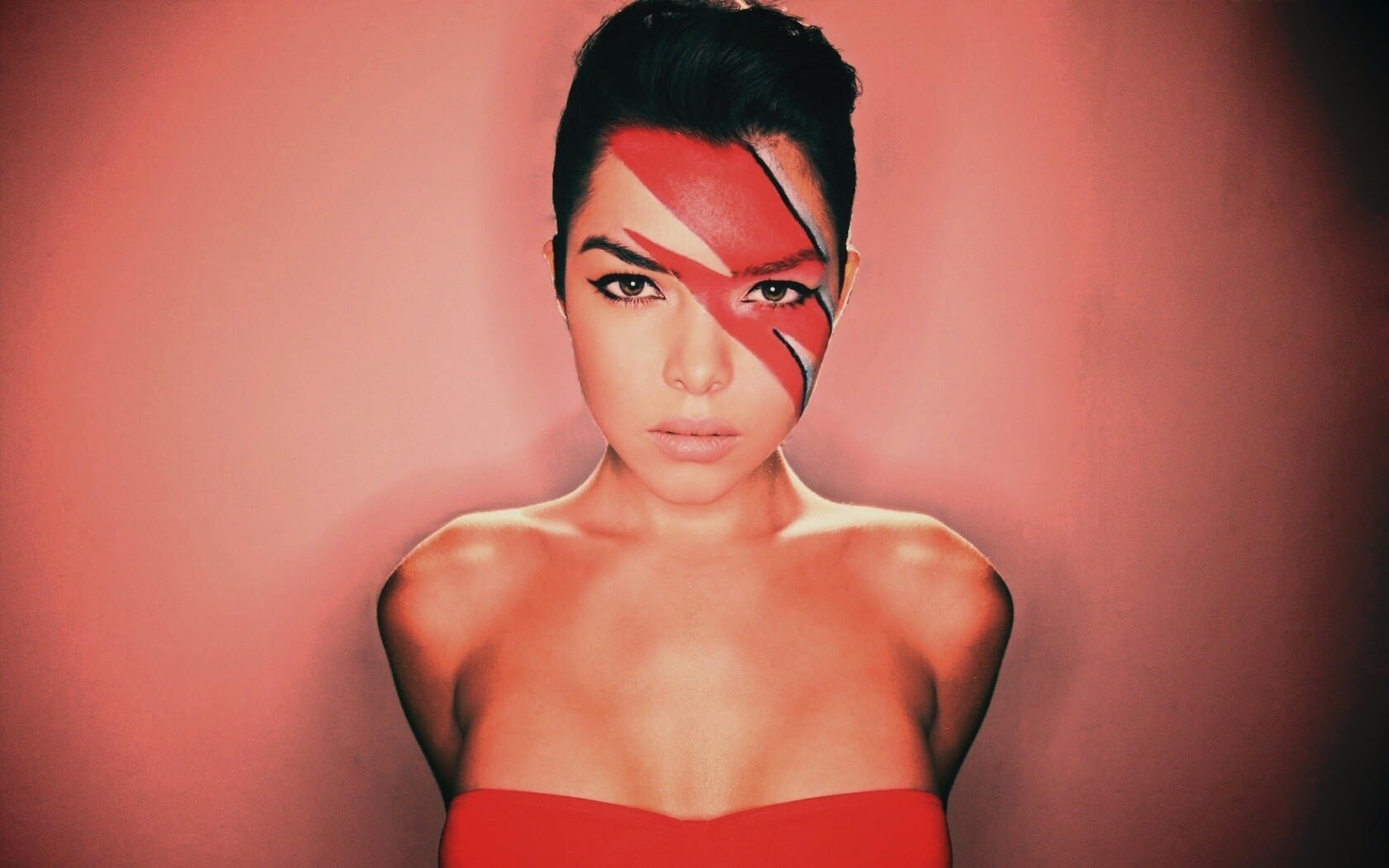 Огненная модель обои