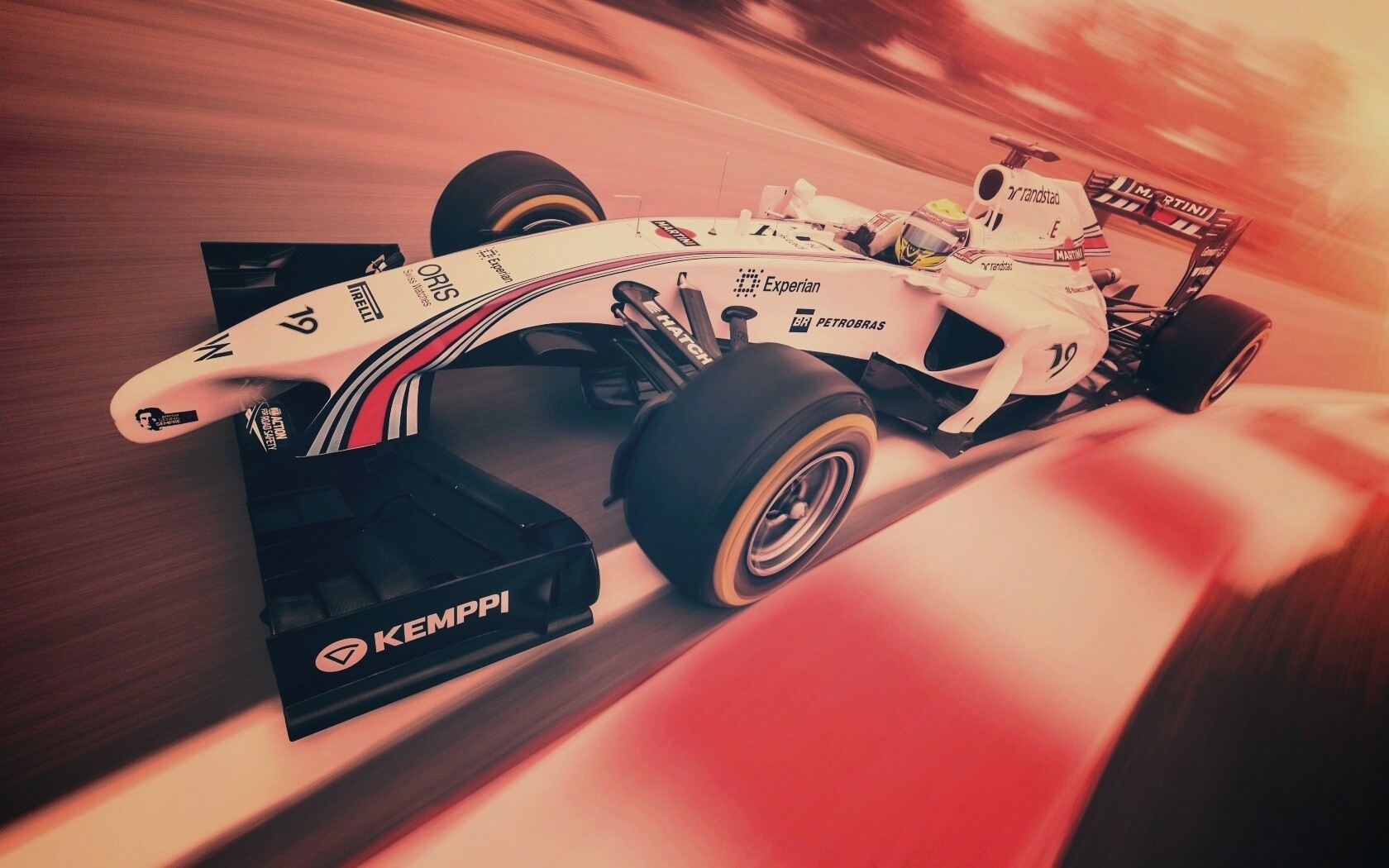 Гоночный болид F1 обои