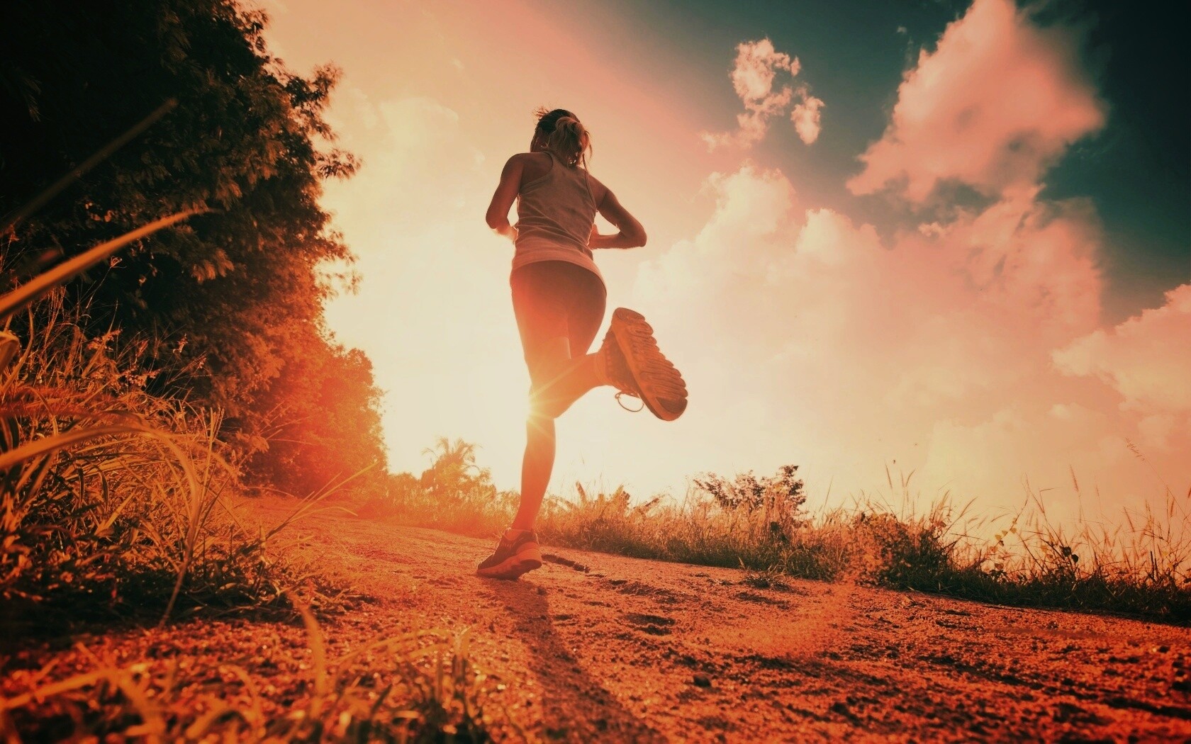 Девушка на пробежке обои