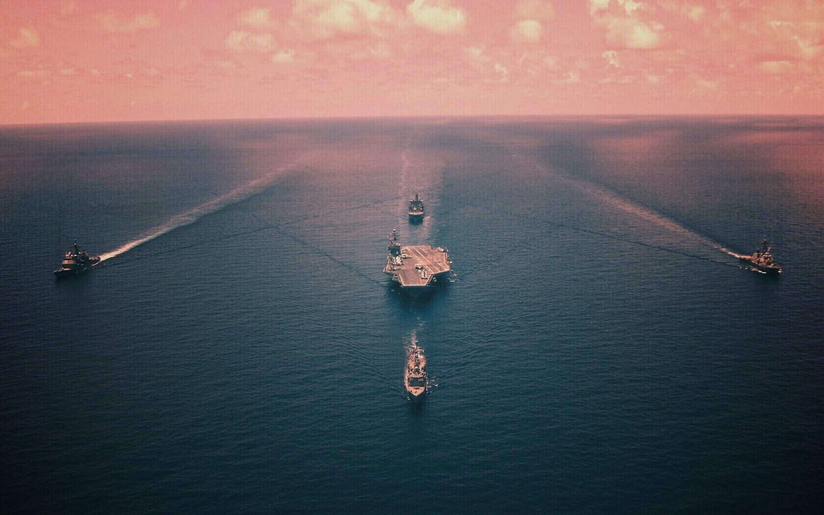 Авианосец с эскортом обои