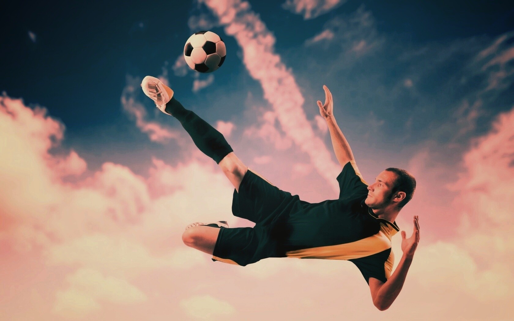 Удар по мячу обои