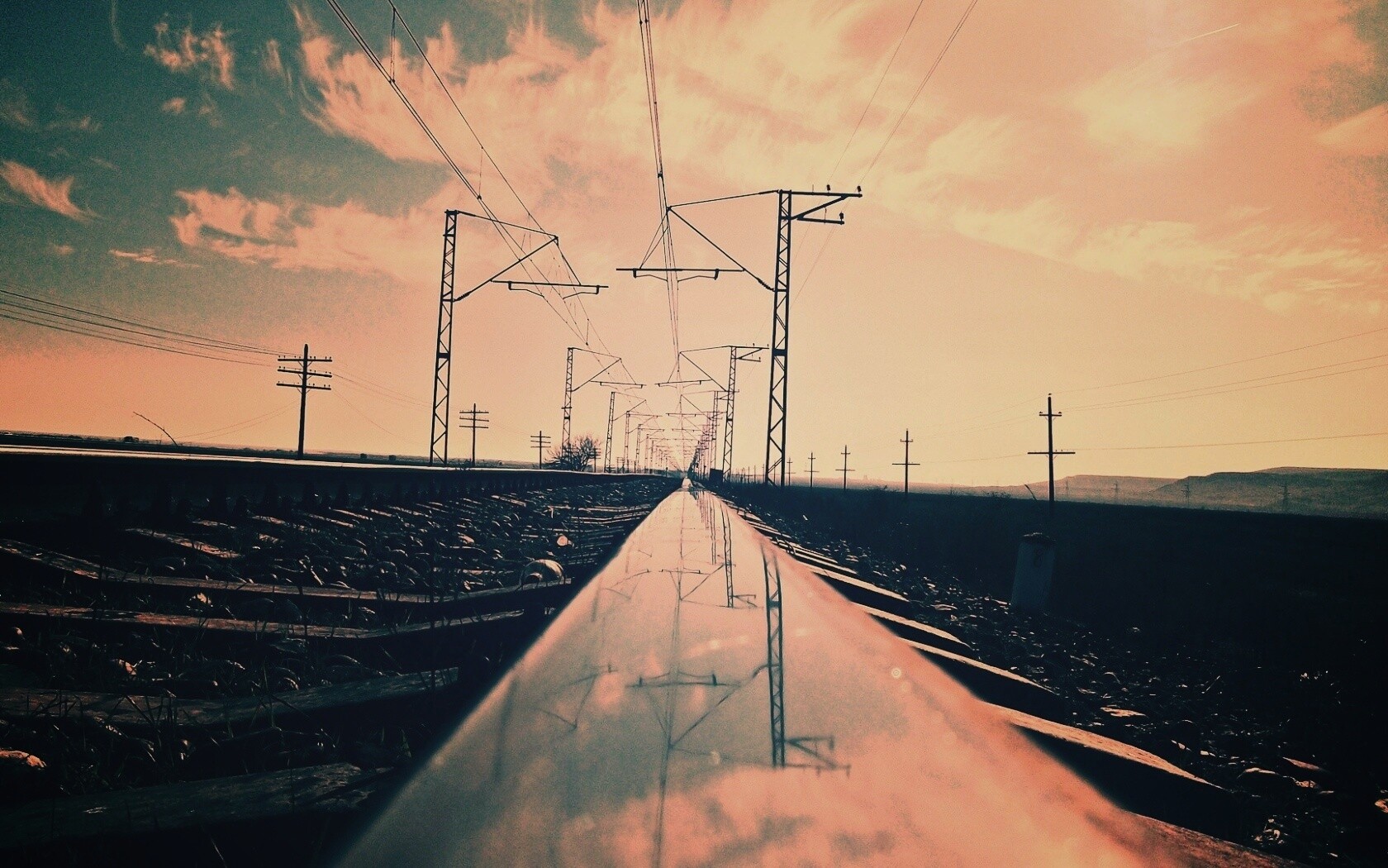 Отражение в рельсе обои