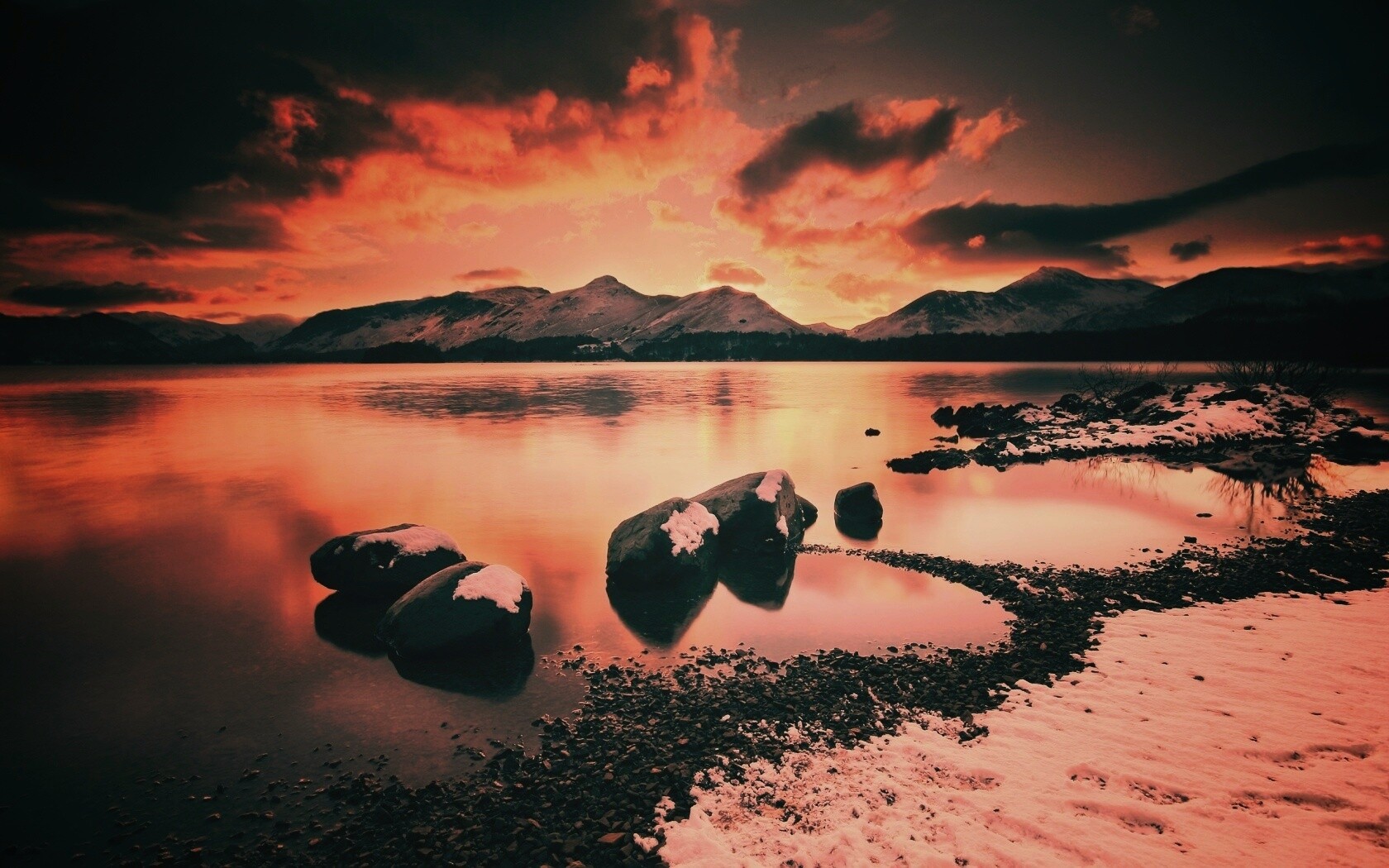 Картинный закат на озере обои