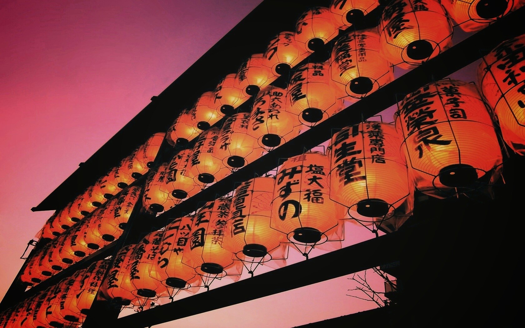 Японские фонарики вечером обои