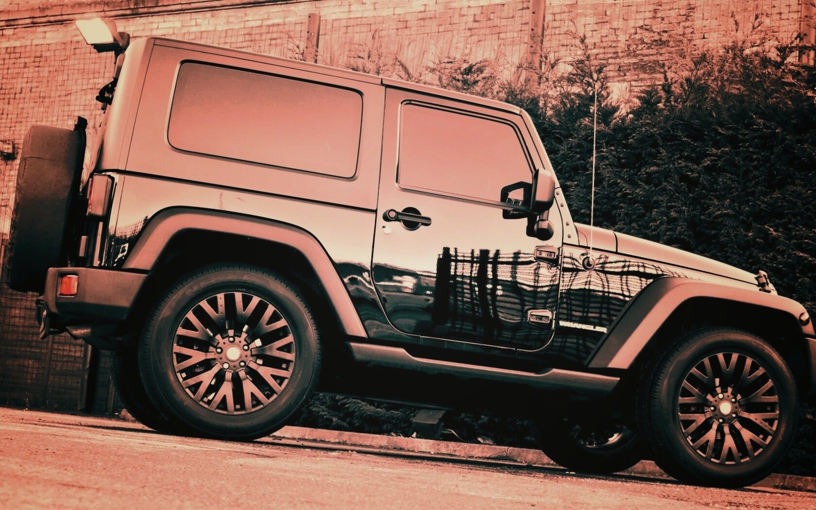 Черный внедорожник обои