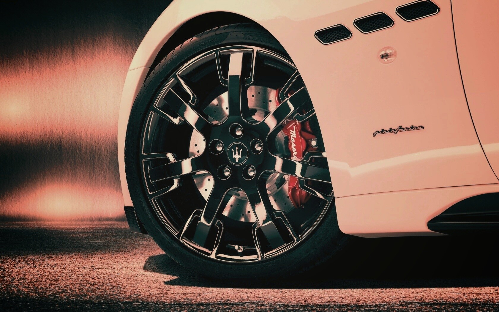 Колесу Maserati Granturismo обои