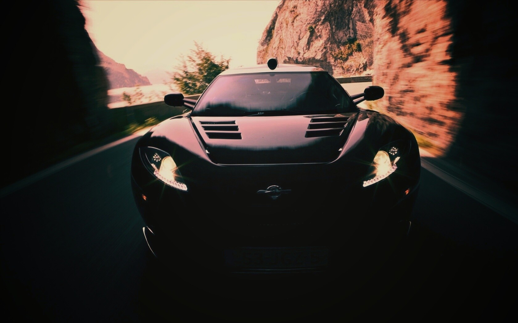 Машина въезжает в тоннель обои