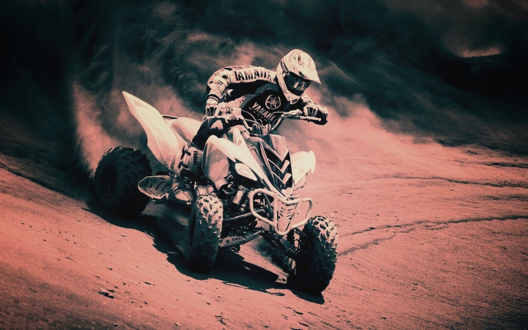 Спортсмен на квадроцикле обои