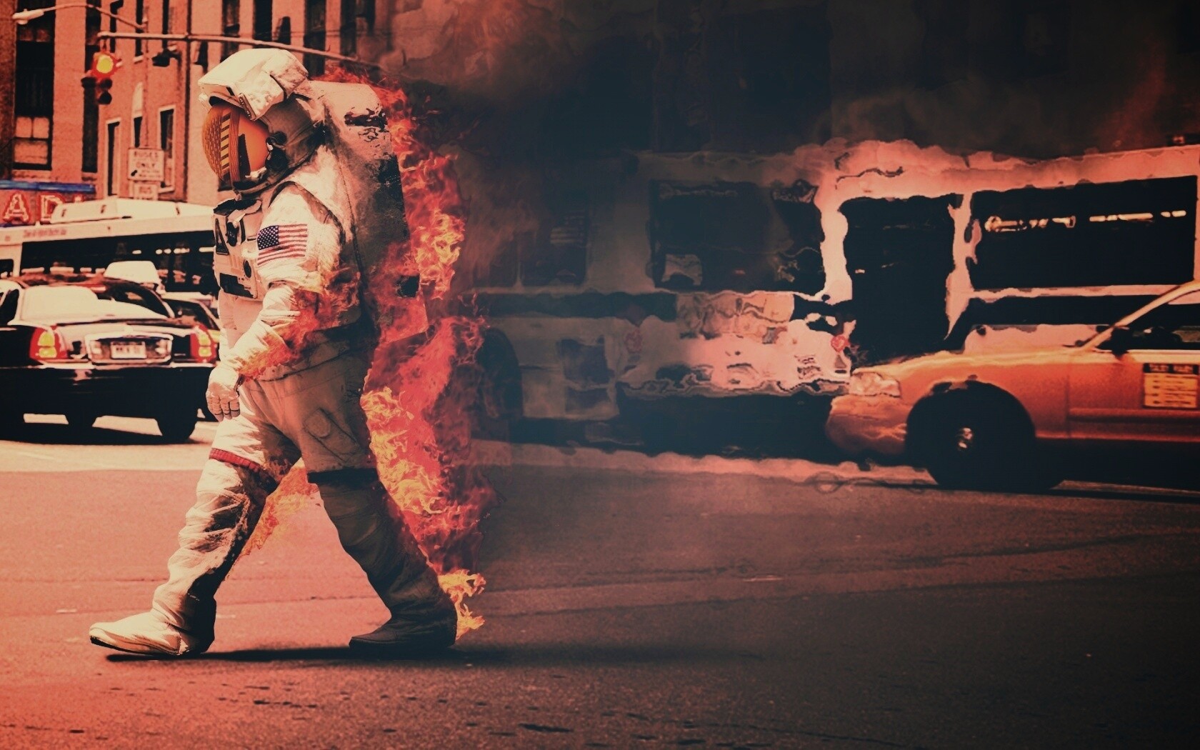 Астронавт в огне обои