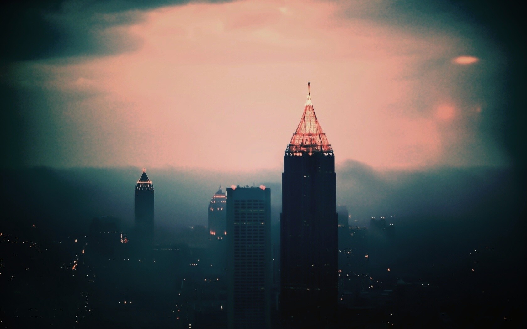Небоскребы в тумане обои