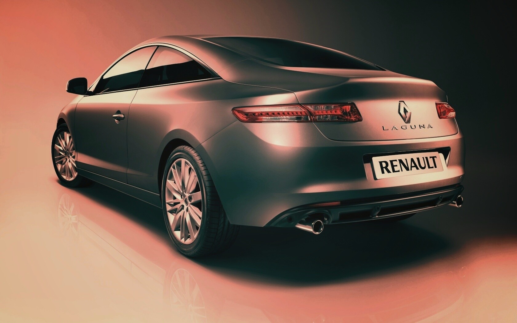 Рено Лагуна: вид сзади обои