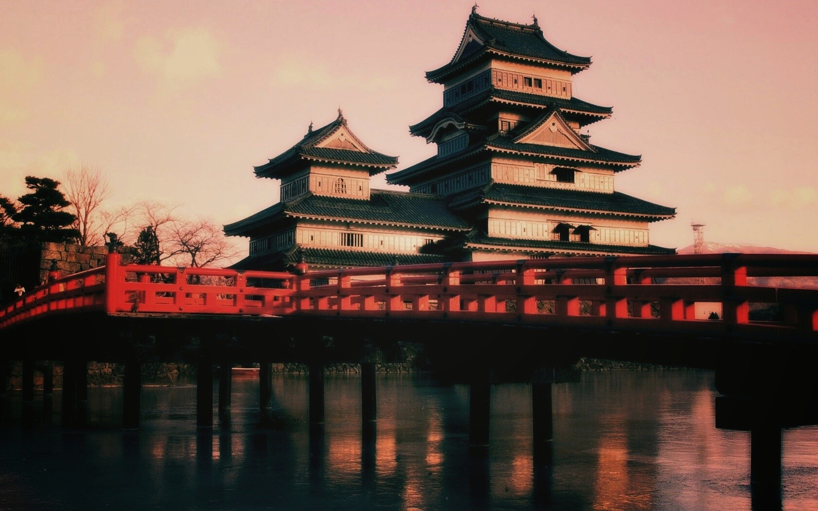 Дом на берегу обои