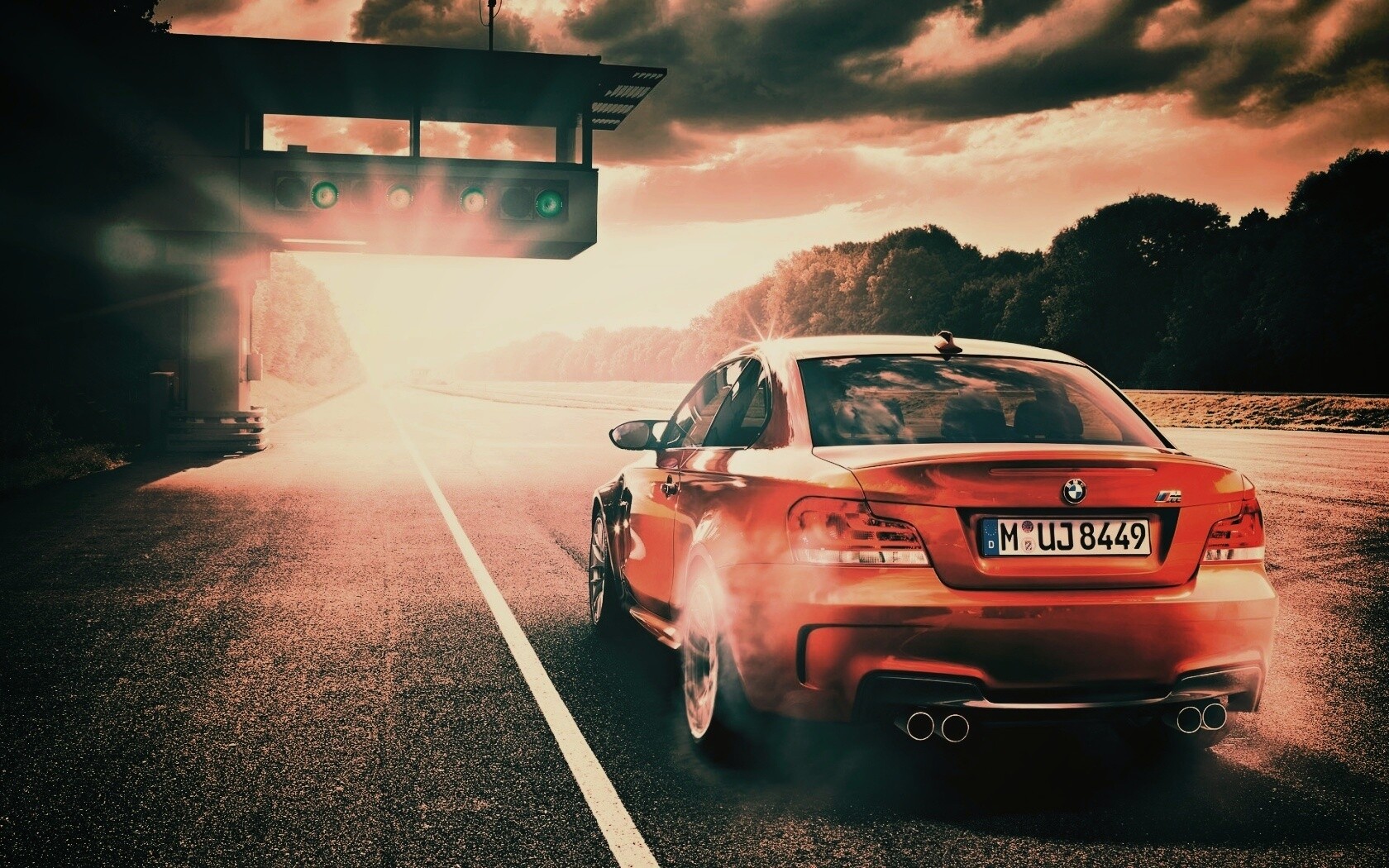 Оранжевый BMW серии M обои