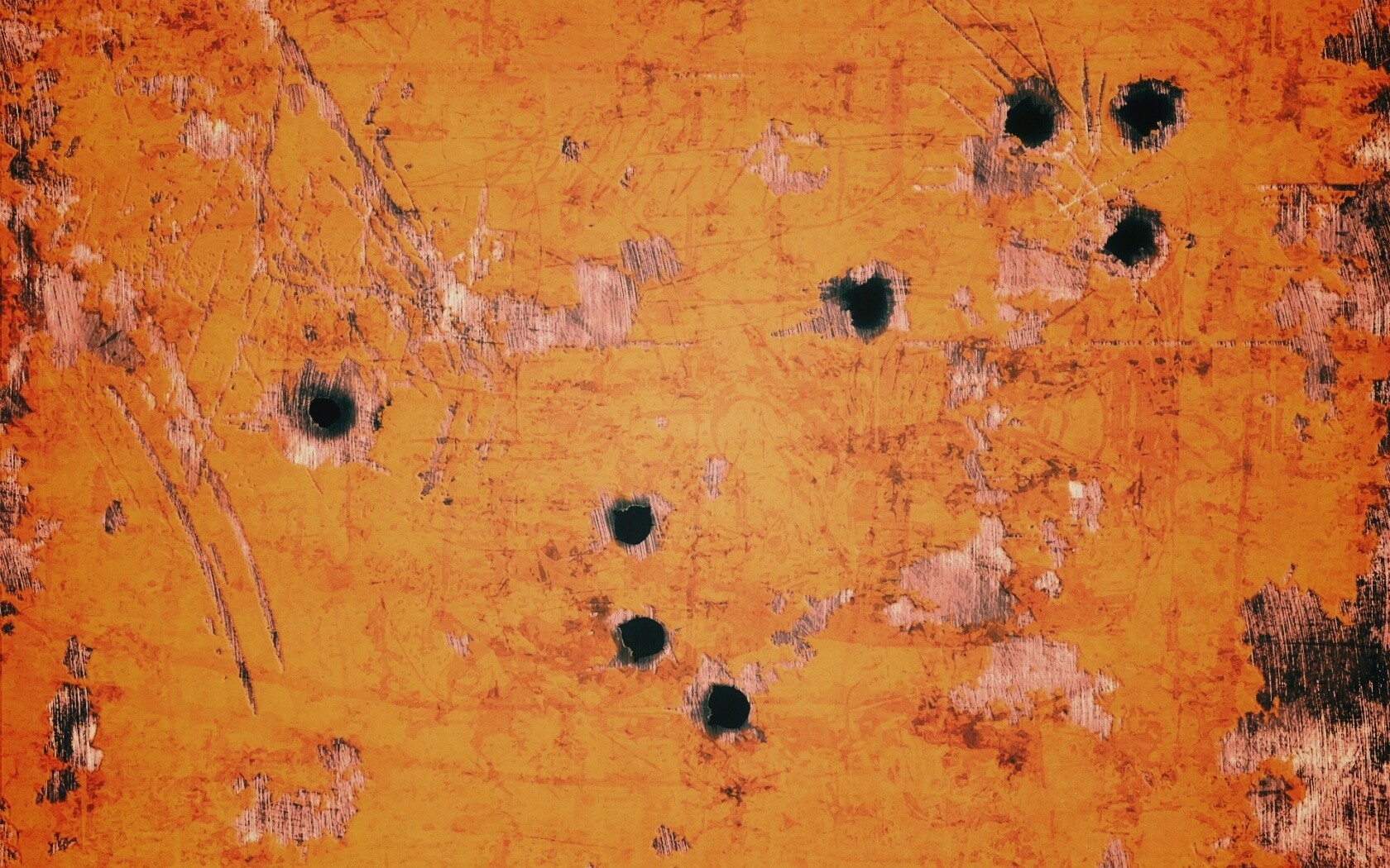 Пулевые отверстия в желтом листе обои