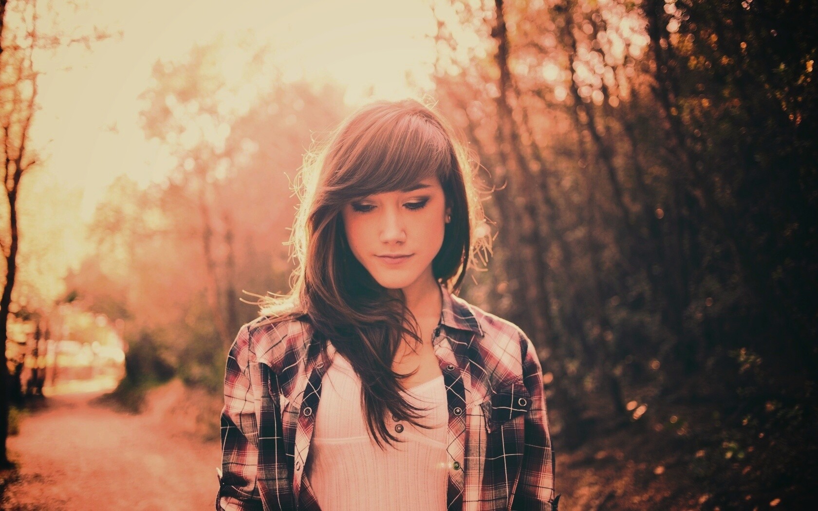 Девушка в парке обои