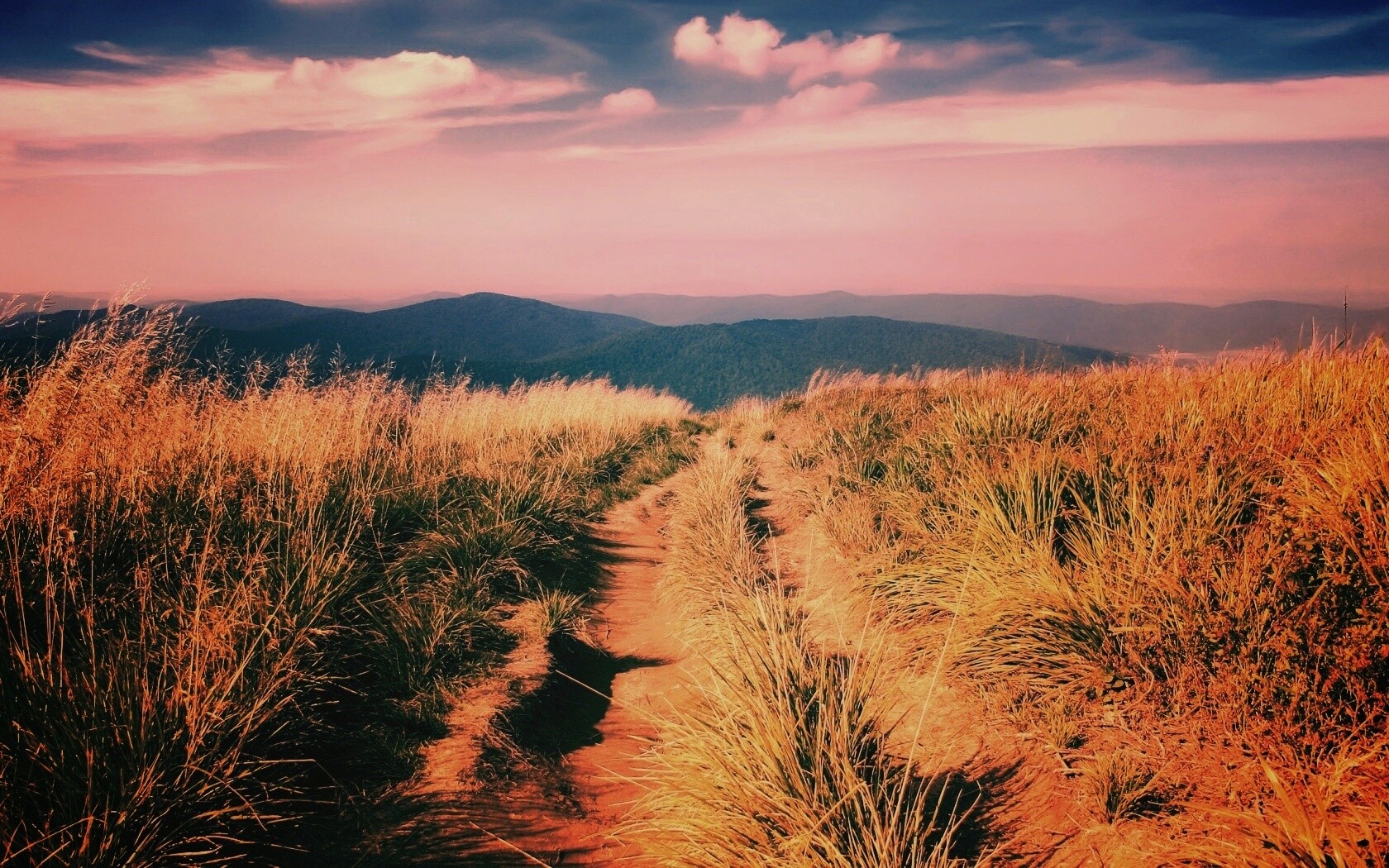 Дорога высоко в горах обои