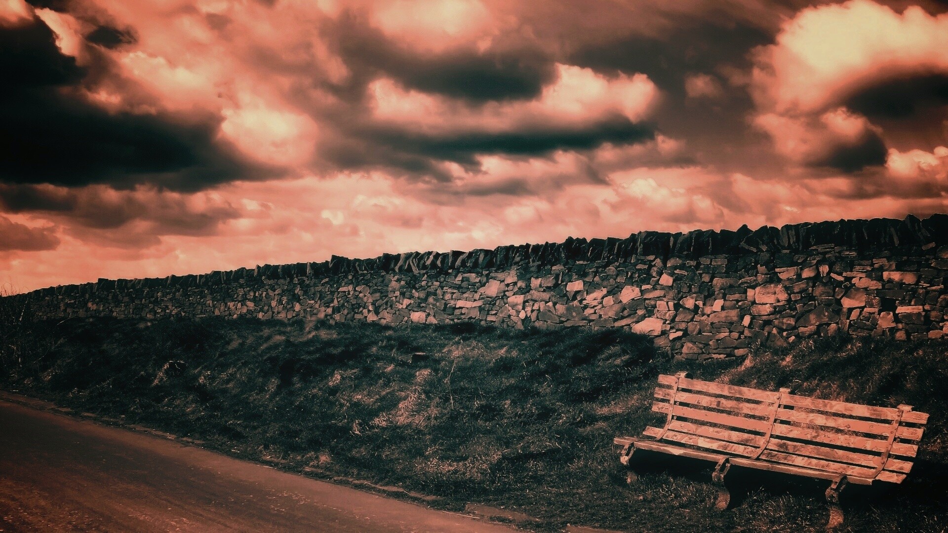 Скамейка у дороги обои