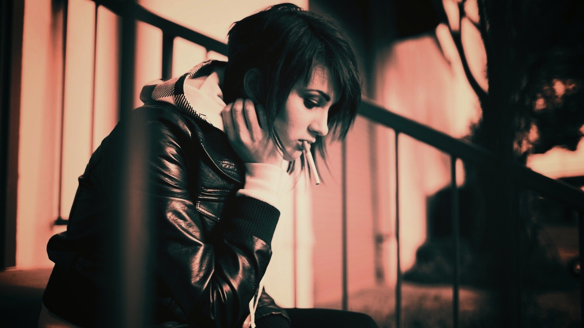 Девушка с сигаретой обои