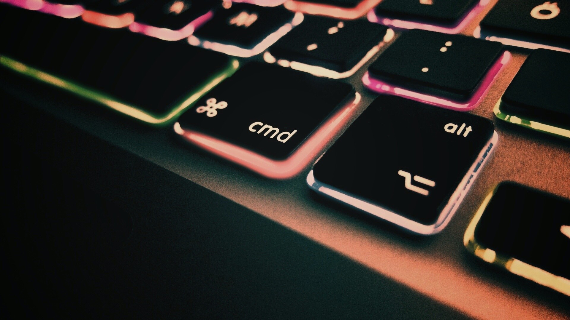 Разноцветная клава макбука обои