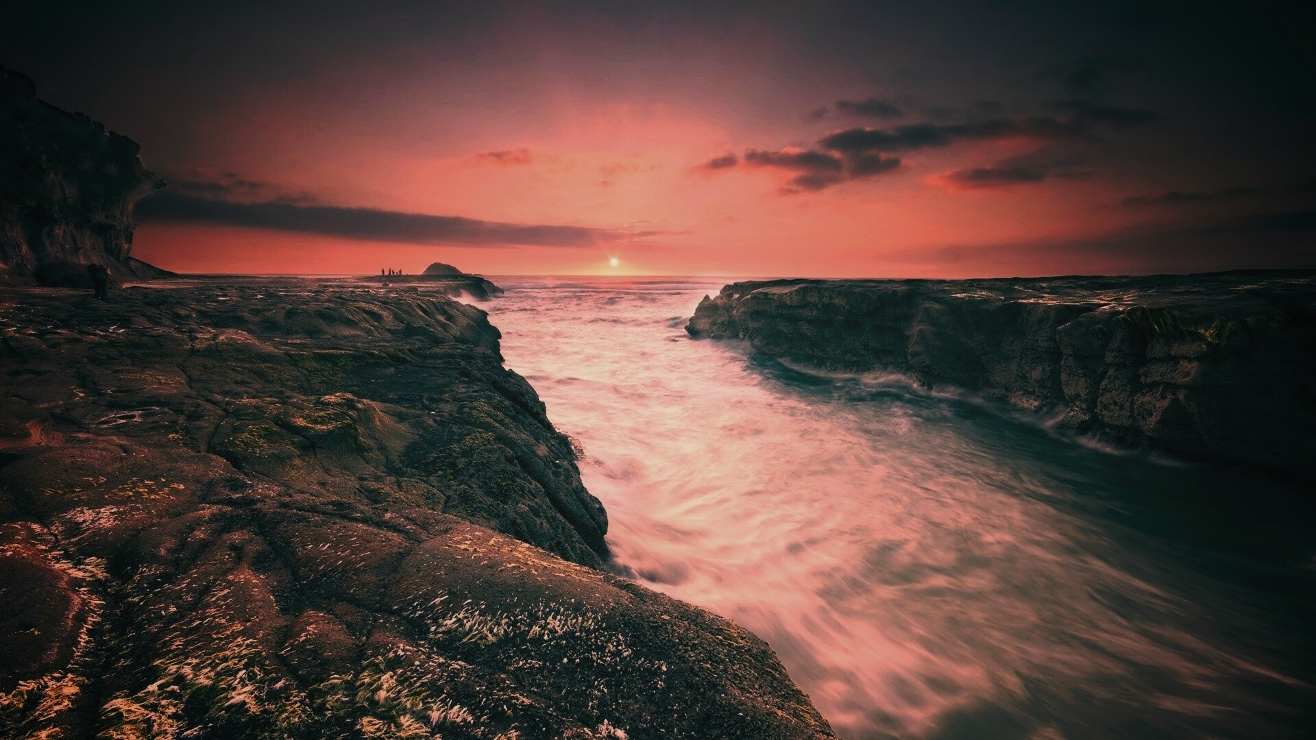 Каменистый пролив обои