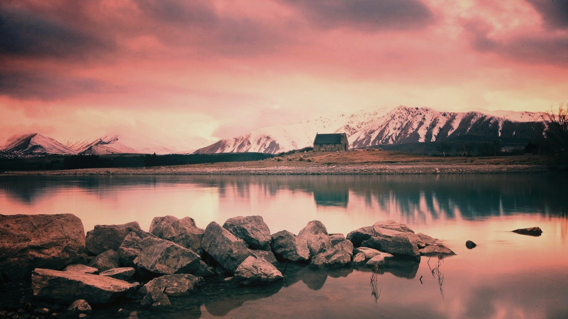 Домик на озере обои