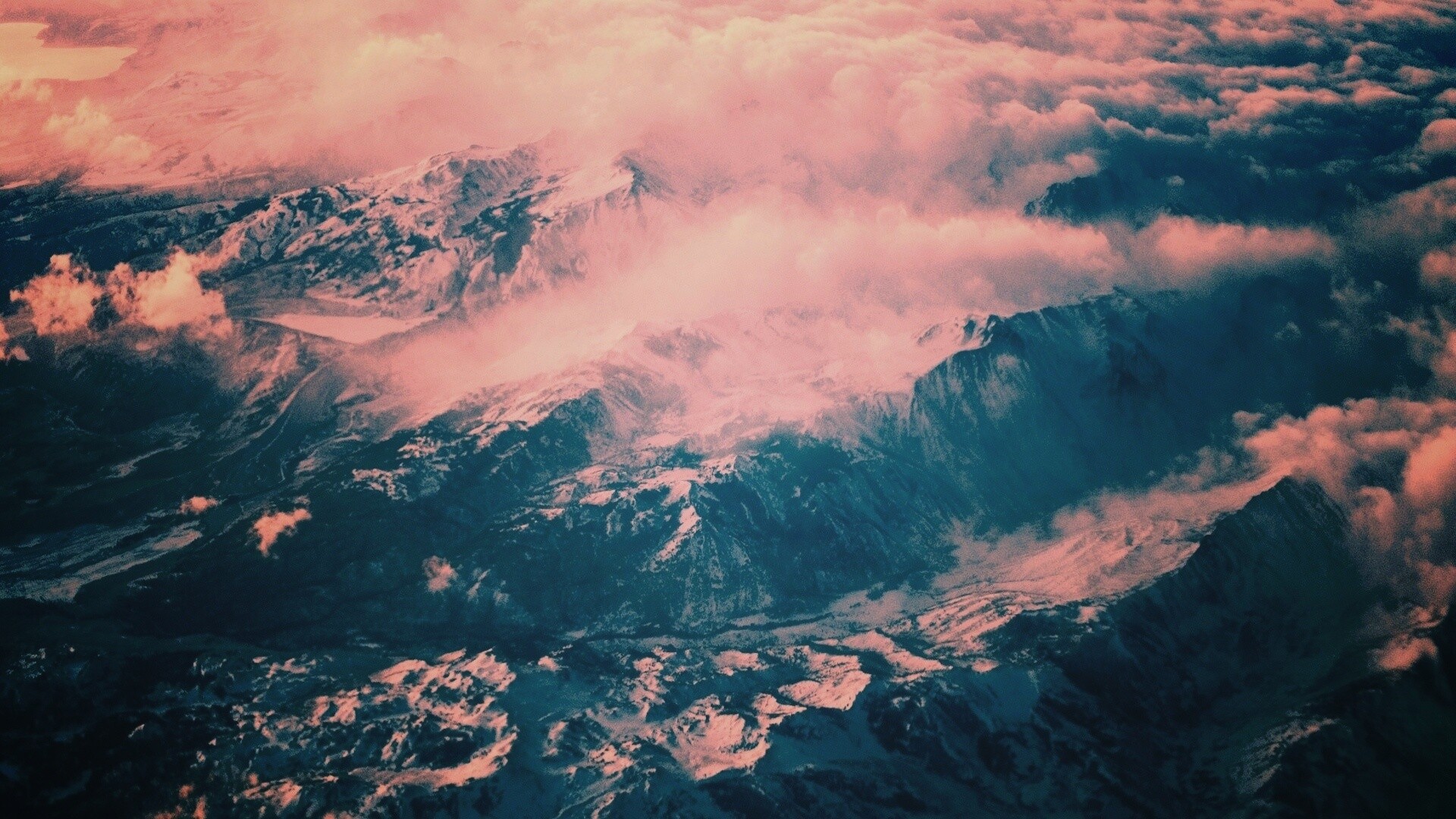 Облака в горах обои