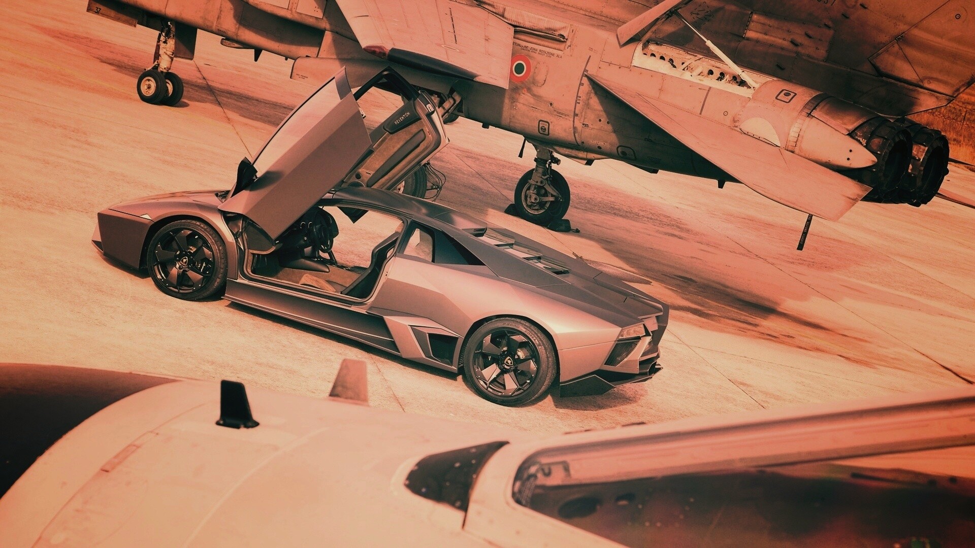 Ламборджини на военной базе обои