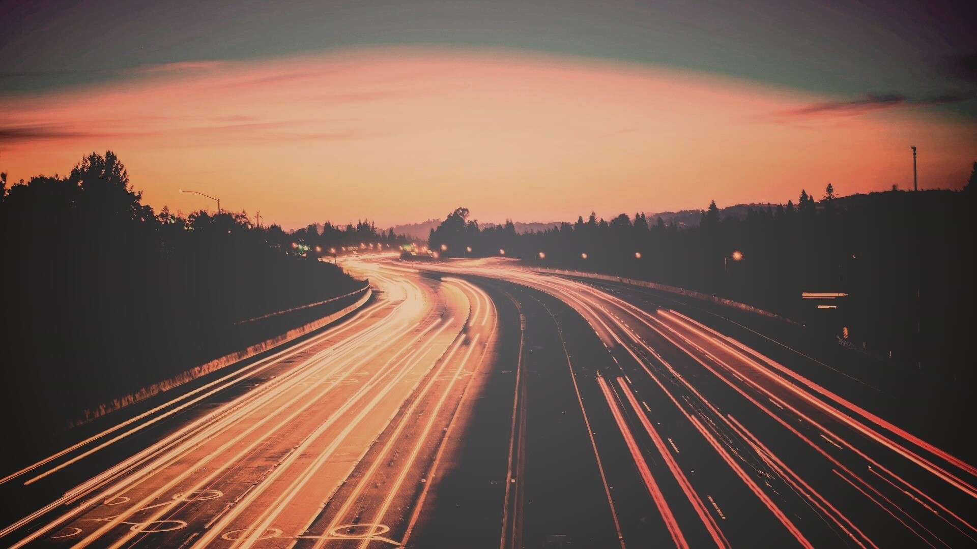 Автострада в огнях обои