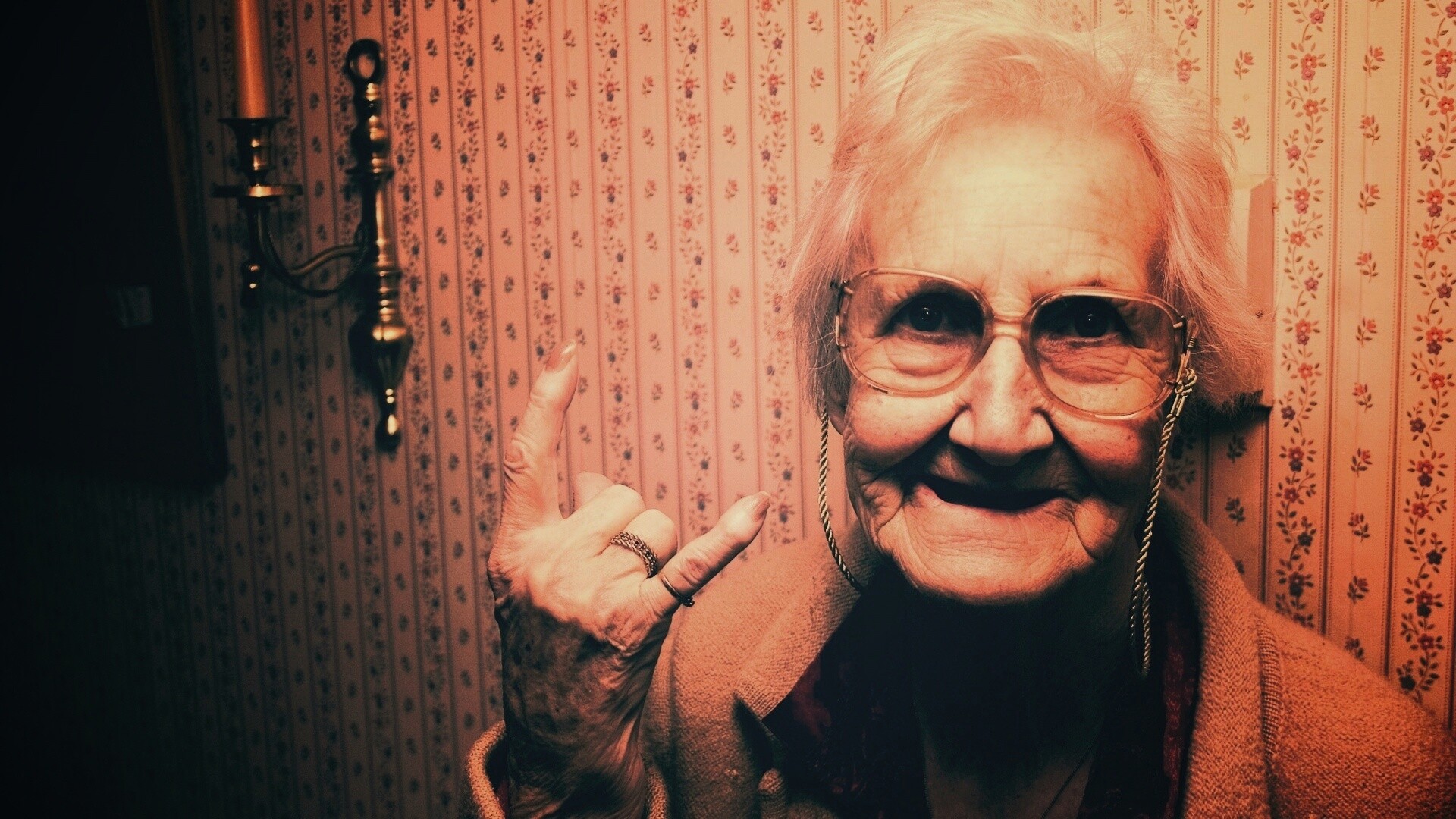 Чумовая бабуся обои