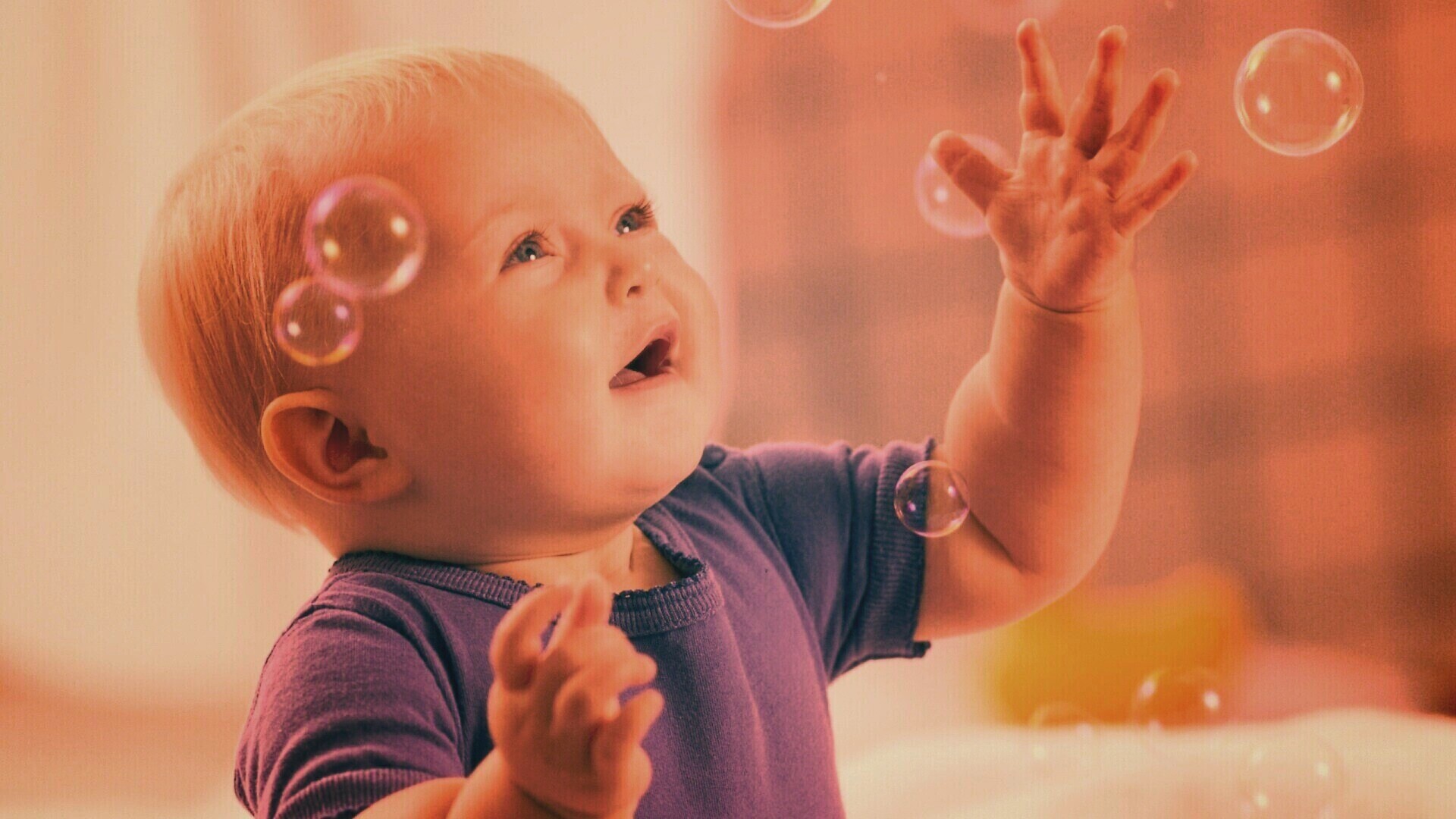 Игра с мыльными пузырями обои