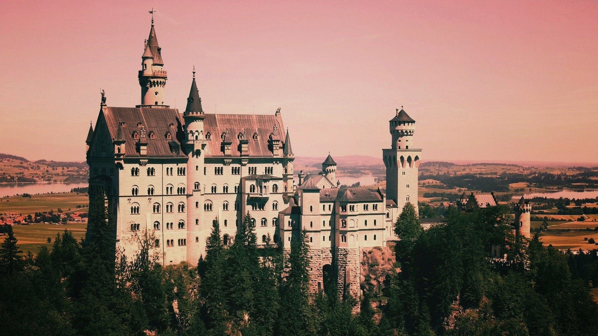 Замок Нойшванштайн в Баварии обои