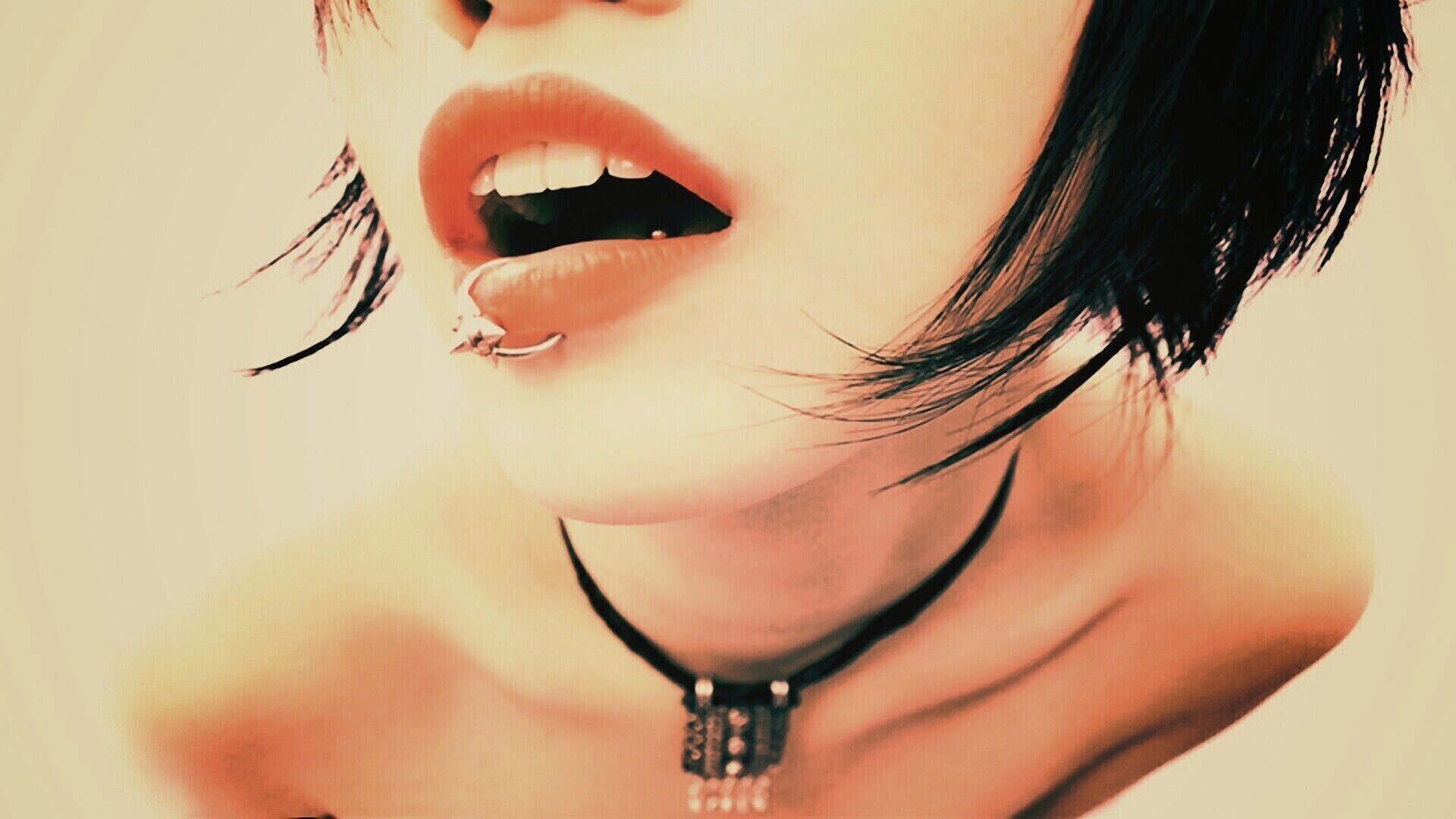 Девушка с кольцом обои