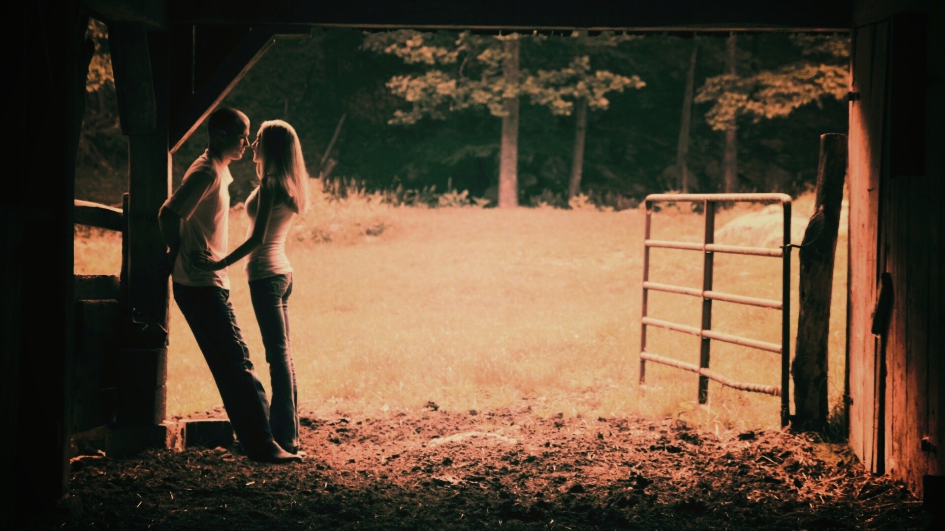 Любовь на природе обои