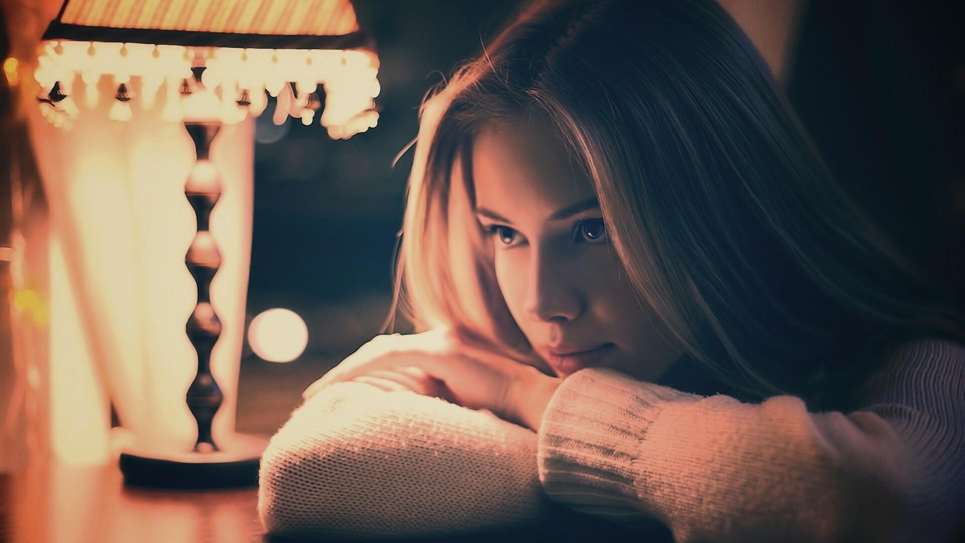 Задумалась обои